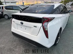 トヨタ プリウス