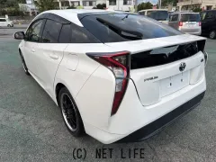 トヨタ プリウス