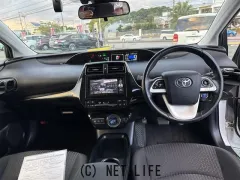 トヨタ プリウス