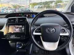 トヨタ プリウス