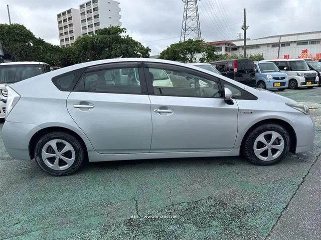トヨタ プリウス