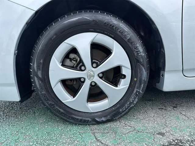 トヨタ プリウス
