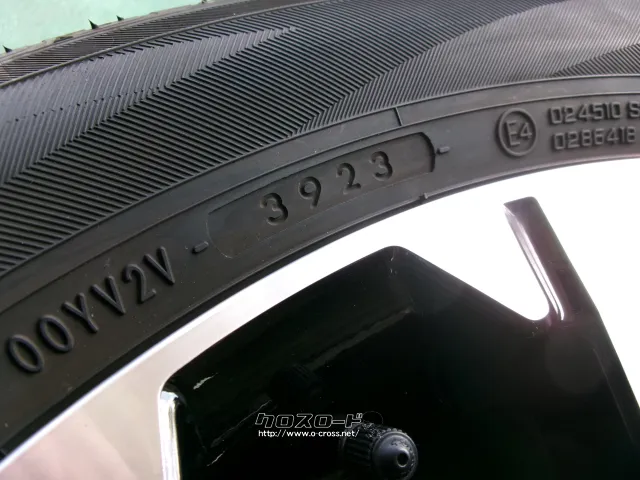 ホイール・タイヤ 18インチ ミツビシ純正 デリカD5 225/55R18 ヨコハマ