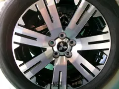 ホイール・タイヤ 18インチ　ミツビシ純正　デリカＤ５　225/55R18　ヨコハマ