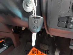 ダイハツ ミライース