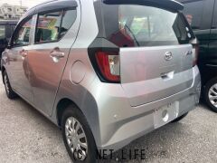 ダイハツ ミライース