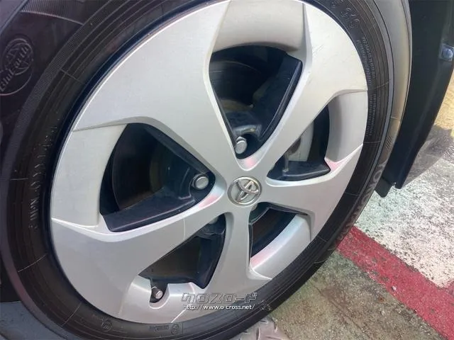 トヨタ プリウス