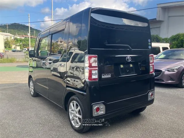 トヨタ ピクシスメガ