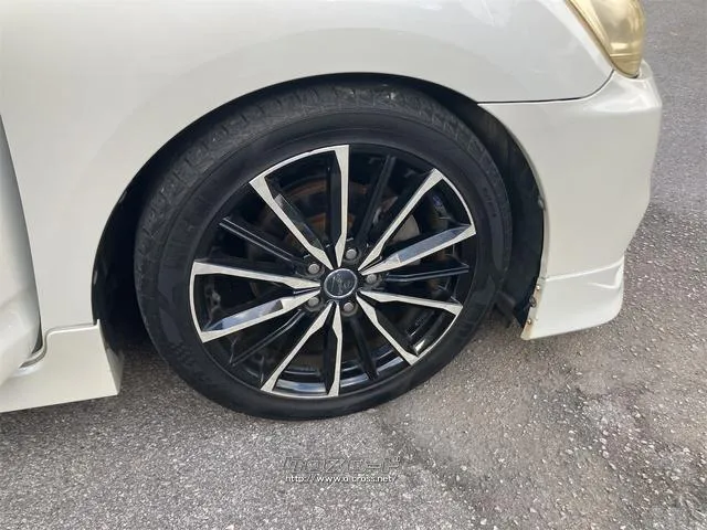 トヨタ マークXジオ