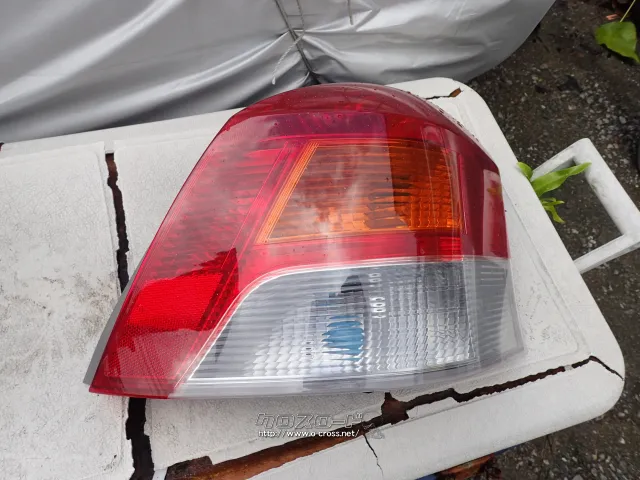 外装・エアロ 右テールレンズ