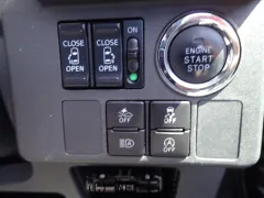 トヨタ ピクシスメガ