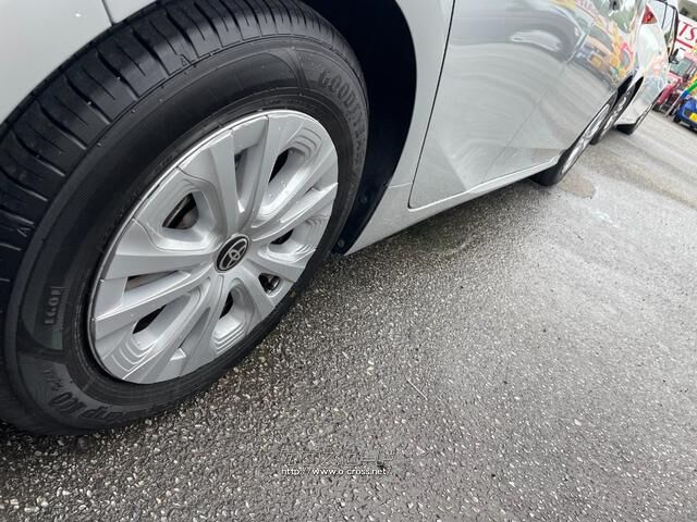 トヨタ プリウス