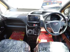 トヨタ ヴォクシー