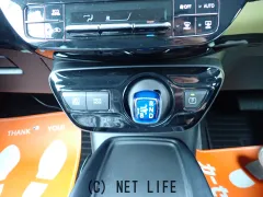 トヨタ プリウス