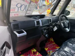 トヨタ ピクシスメガ