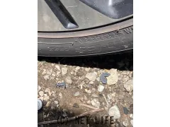 部品取車 ＺＥ1　リーフ