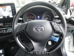 トヨタ C-HR
