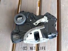 内装品 NHP10 アクア ドアロックアクチュエーター 美品 左フロント