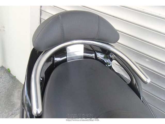 外装パーツ 新型マジェスティ用の新品ステンレス製バックレスト。