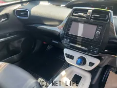 トヨタ プリウス