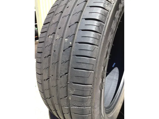 タイヤ 225/55R18