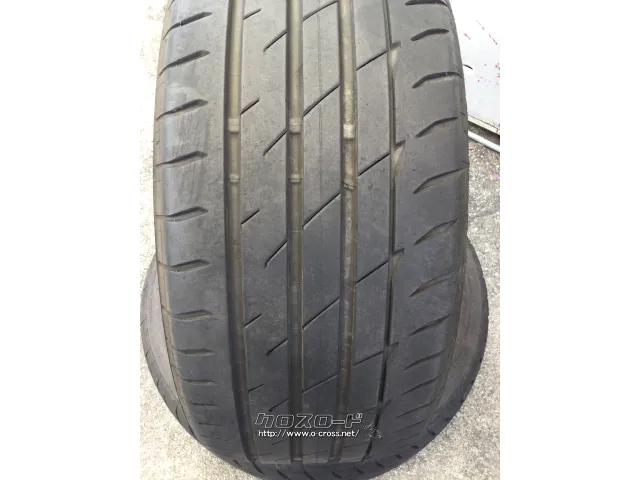 タイヤ 235/40R18