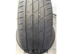 タイヤ 235/40R18