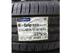 タイヤ 215/45R17