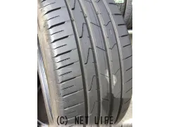タイヤ 225/50R18