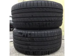 タイヤ 235/35R19