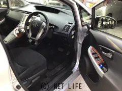 トヨタ プリウス