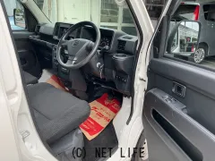 ダイハツ ハイゼットカーゴ