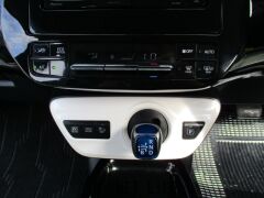 トヨタ プリウス