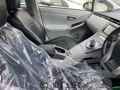 トヨタ プリウス