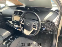 トヨタ プリウス