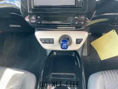 トヨタ プリウス