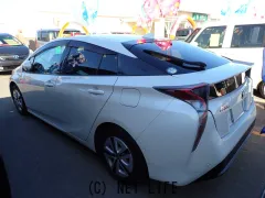 トヨタ プリウス