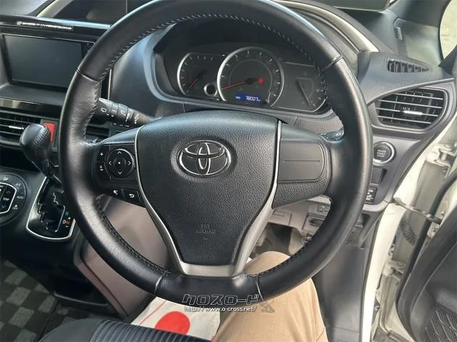 トヨタ ヴォクシー