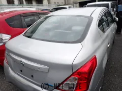 日産 ラティオ