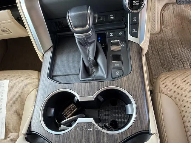トヨタ ランドクルーザー300