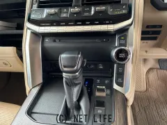 トヨタ ランドクルーザー300
