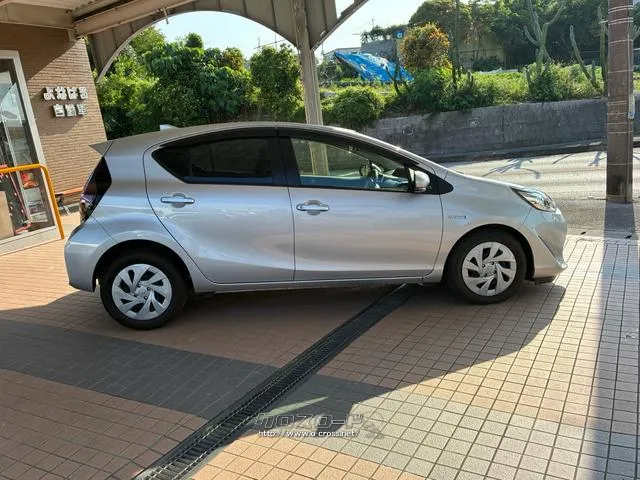 与那原自動車大里店新車、中古車、即納車常時100台以上展示中!運命の一台に出会えるかも♪♪♪ トヨタ アクア