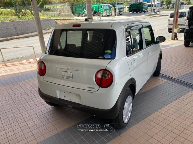 自社に板金工場も構えてますのでお車の傷や凹みに関しましても、弊社の腕の利く職人さんたちが対応いたします!! スズキ アルトラパン