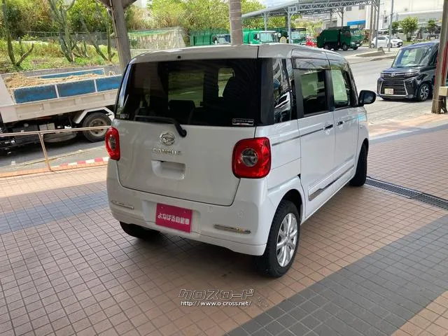 自社に板金工場も構えてますのでお車の傷や凹みに関しましても、弊社の腕の利く職人さんたちが対応いたします!! ダイハツ ムーヴキャンバス