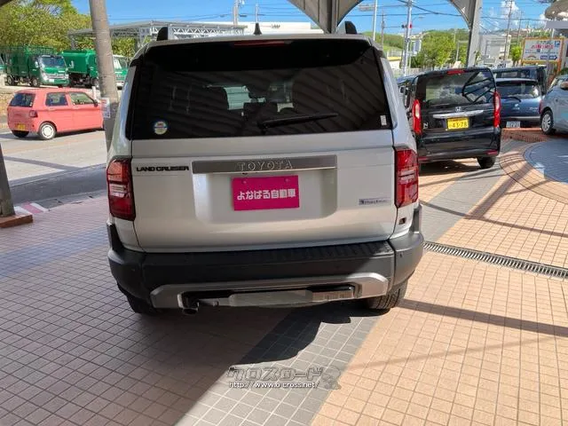 自社に板金工場も構えてますのでお車の傷や凹みに関しましても、弊社の腕の利く職人さんたちが対応いたします!! トヨタ ランドクルーザー250