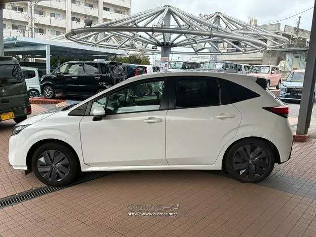 自社に板金工場も構えてますのでお車の傷や凹みに関しましても、弊社の腕の利く職人さんたちが対応いたします!! 日産 ノート