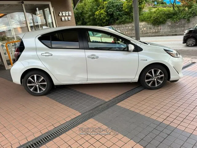 与那原自動車大里店新車、中古車、即納車常時100台以上展示中!運命の一台に出会えるかも♪♪♪ トヨタ アクア