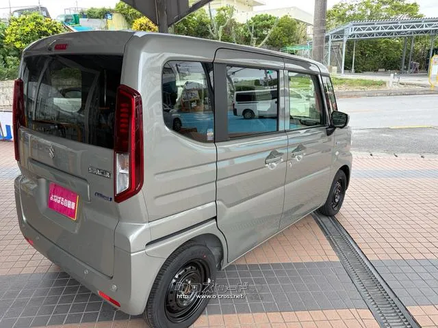 自社に板金工場も構えてますのでお車の傷や凹みに関しましても、弊社の腕の利く職人さんたちが対応いたします!! スズキ スペーシア
