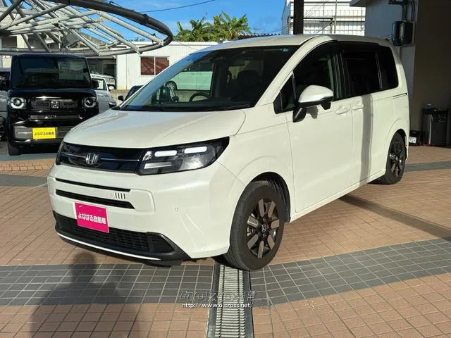 自社に板金工場も構えてますのでお車の傷や凹みに関しましても、弊社の腕の利く職人さんたちが対応いたします!! ホンダ フリード