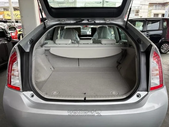 トヨタ プリウス